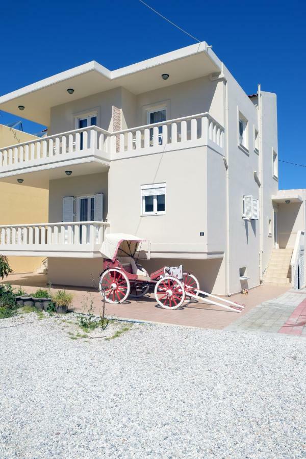 Mithos Premium Rooms Agia Marina  Exterior photo